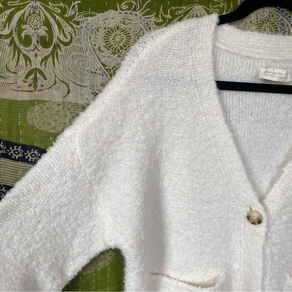 NWT Abercrombie and Fitch Lounge Ivory Boucle Wool Blend Cardigan Size Small - Picture 6 of 16